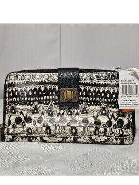 Sakroots Ziparound Wallet/crossbody/wristlet NWT